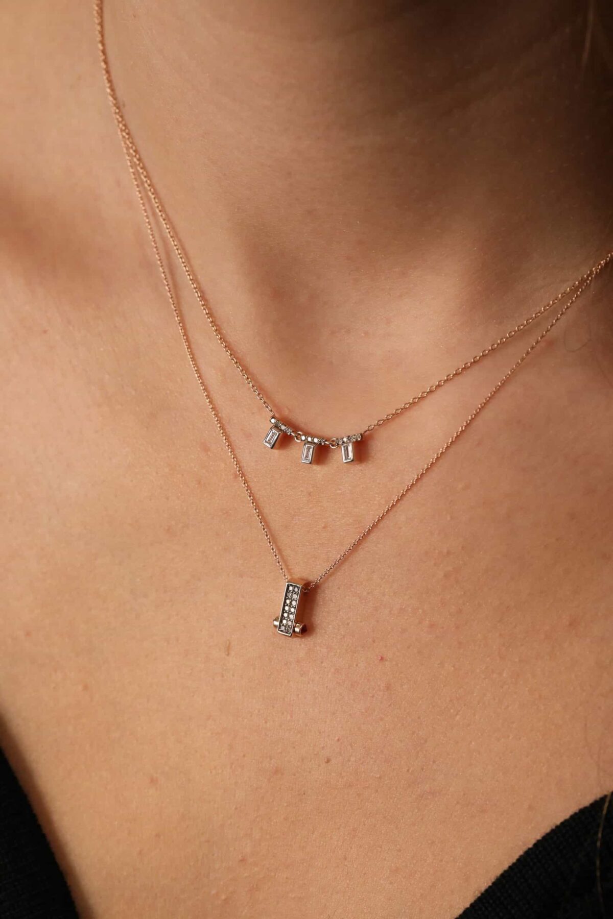 Single Bar Necklace (Champagne Diamond)